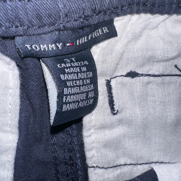 Tommy Hilfiger | size 3T BNWOT 
Woven joggers with elastic cuffs. - Picture 4 of 4